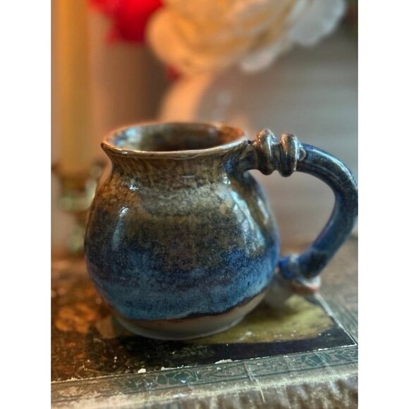 Handmade Glazed Pottery Mug – Charming Vintage Style - Picture 2 of 5